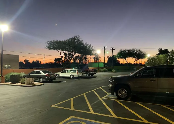 Western Of 3* Chandler