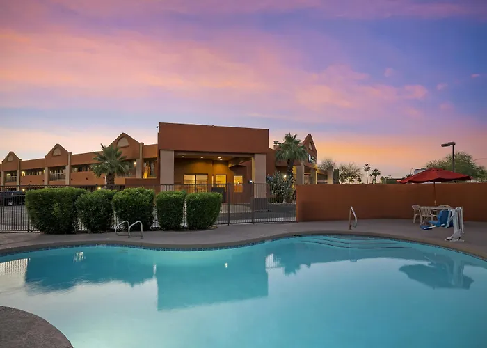 Western Of 3* Chandler
