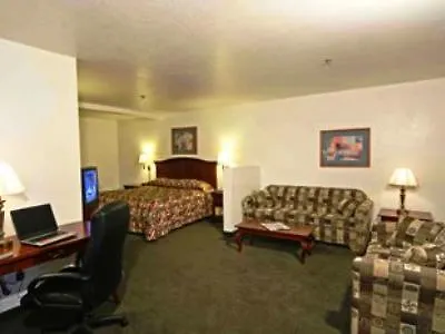 Western Of 3* Chandler